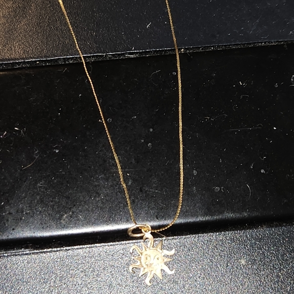 Solid Yellow Gold Sun Charm & Bracelet - Picture 7 of 9